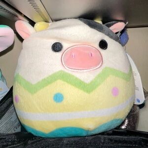 5” Connor the Cow in Half an Egg